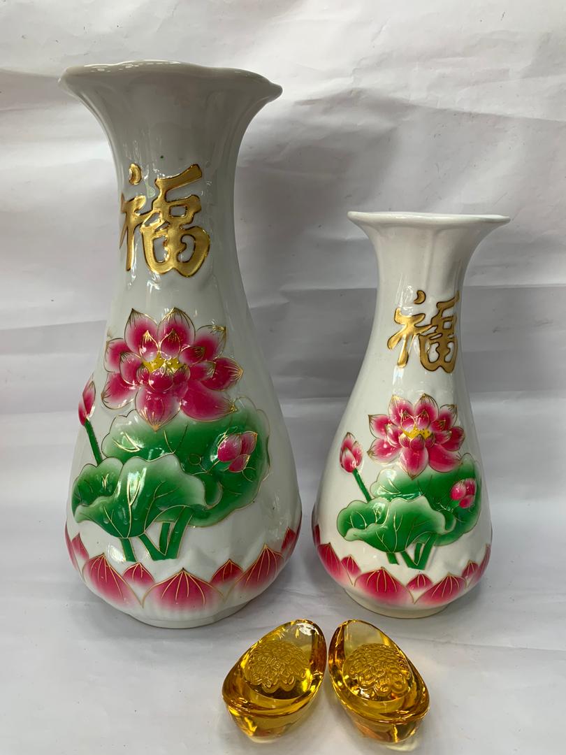 福字莲花花瓶